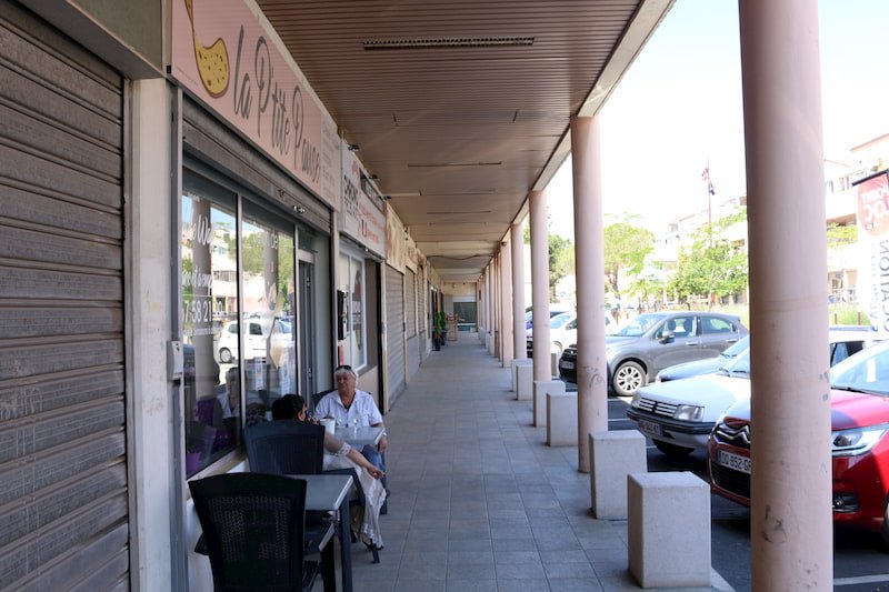La Galerie Marchande De La Respelido Mairie Port De Bouc