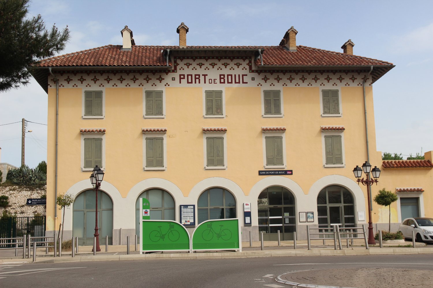 Gares Ferroviaires Mairie Port De Bouc